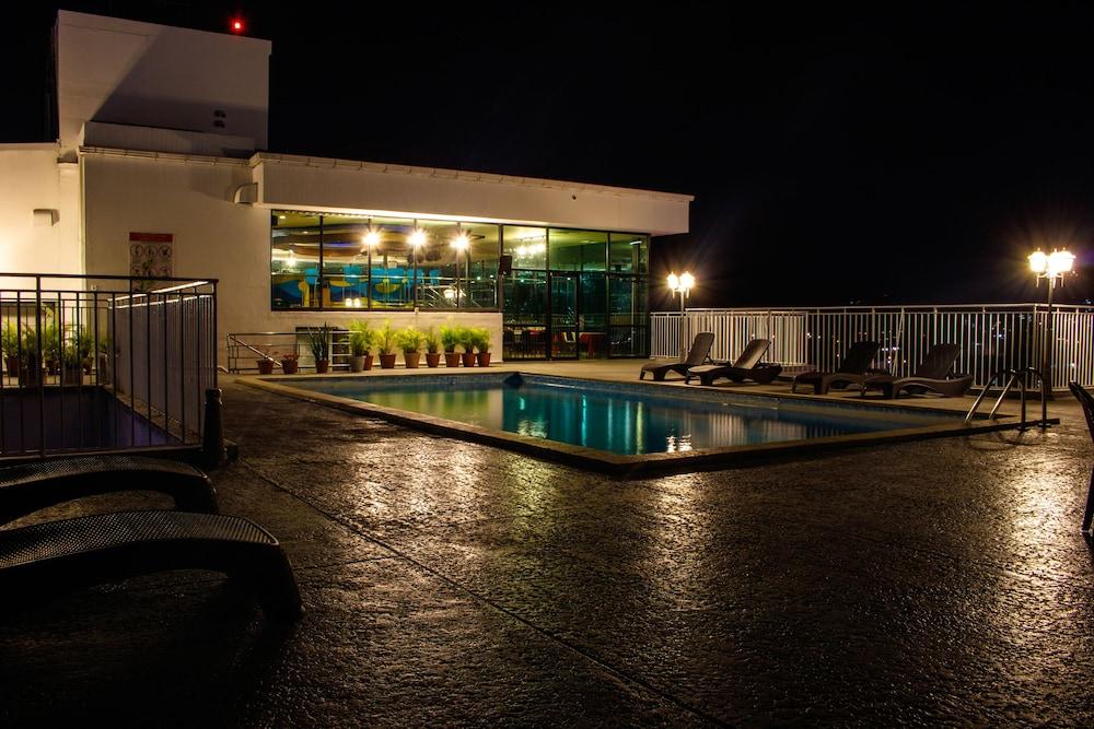 Hotel Faranda Express Soloy And Casino, A Member Of Radisson Individuals Panama City Ngoại thất bức ảnh