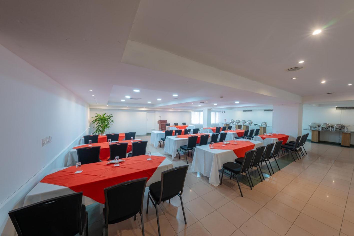 Hotel Faranda Express Soloy And Casino, A Member Of Radisson Individuals Panama City Ngoại thất bức ảnh