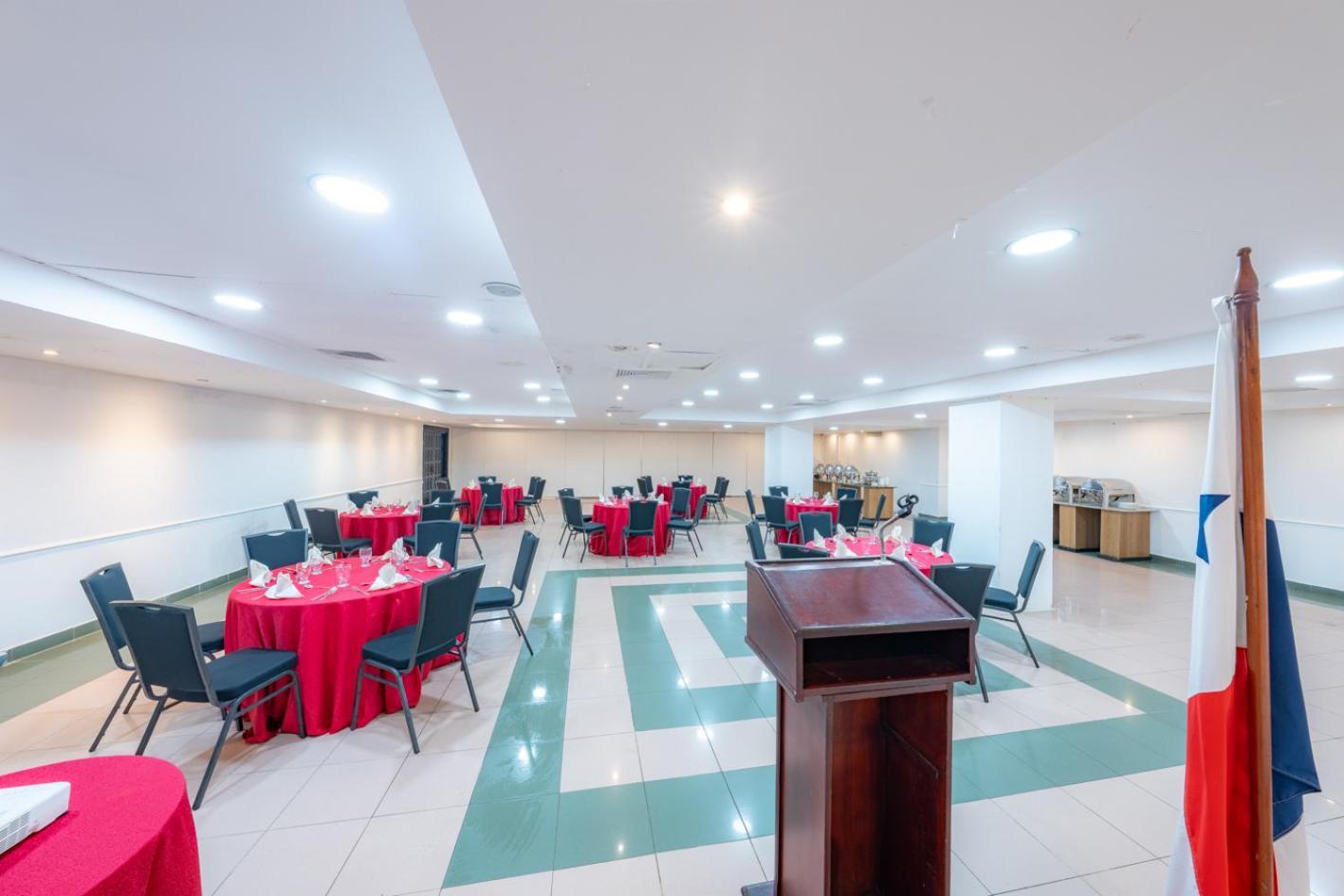 Hotel Faranda Express Soloy And Casino, A Member Of Radisson Individuals Panama City Ngoại thất bức ảnh