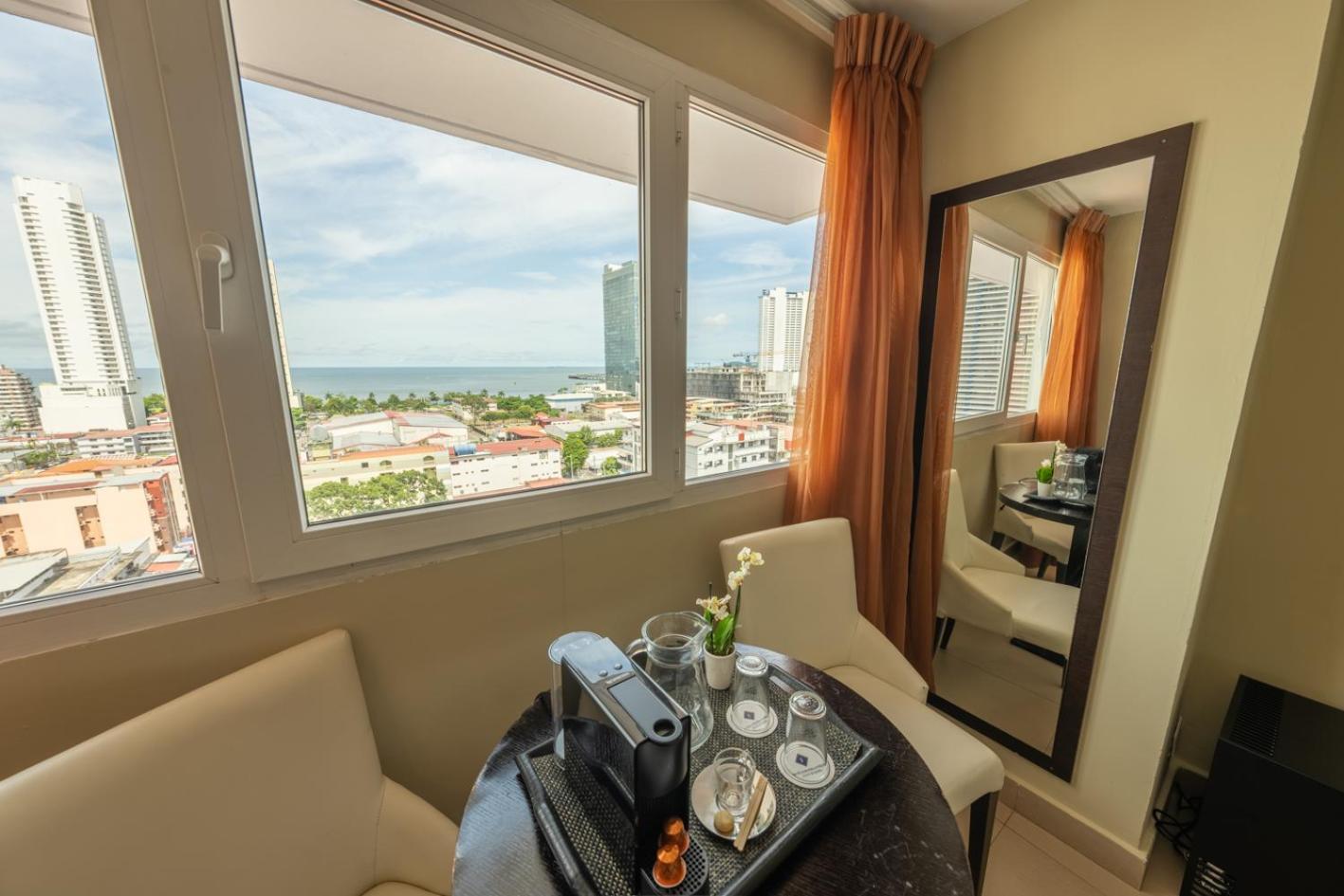 Hotel Faranda Express Soloy And Casino, A Member Of Radisson Individuals Panama City Ngoại thất bức ảnh