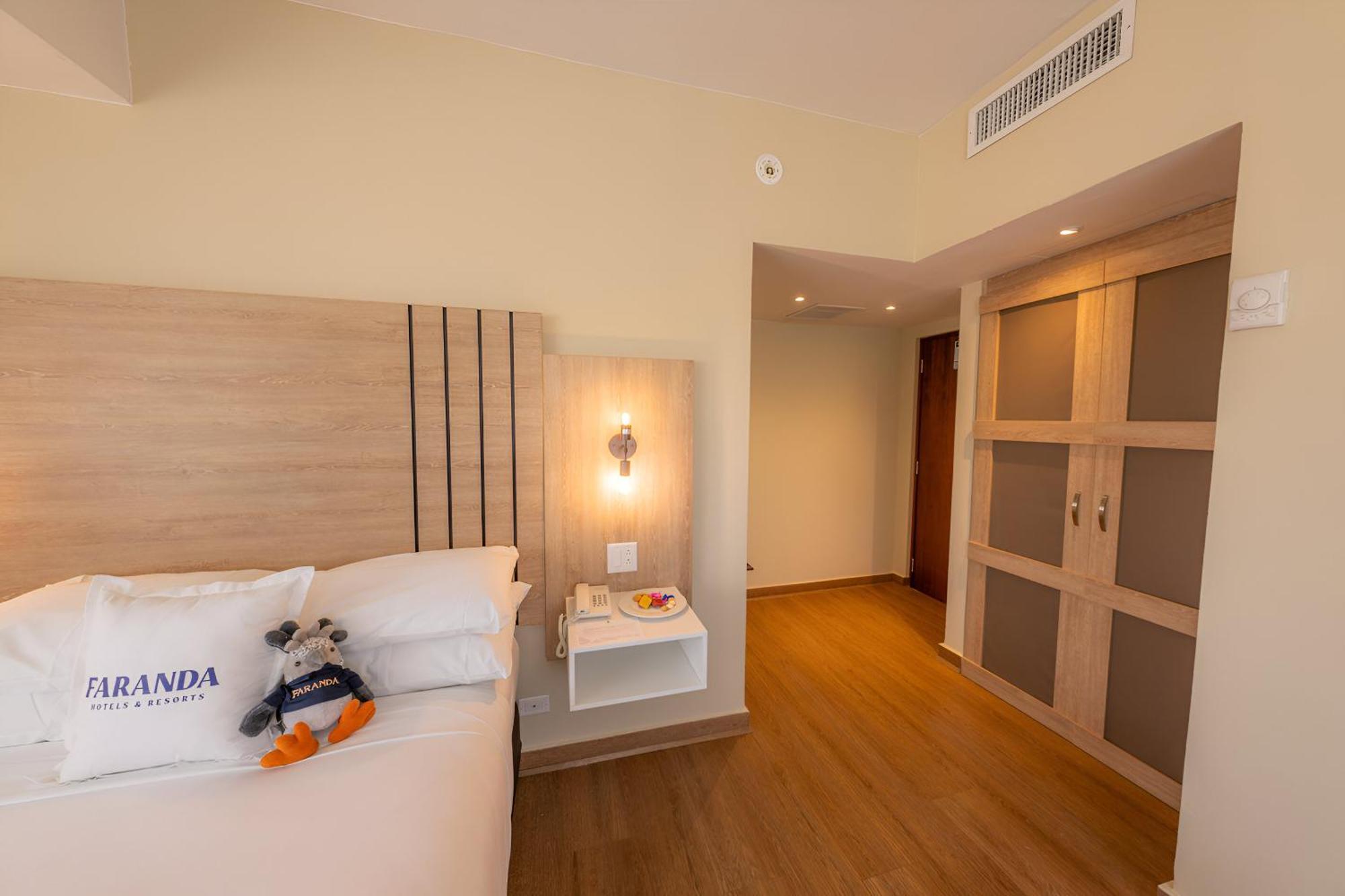 Hotel Faranda Express Soloy And Casino, A Member Of Radisson Individuals Panama City Ngoại thất bức ảnh