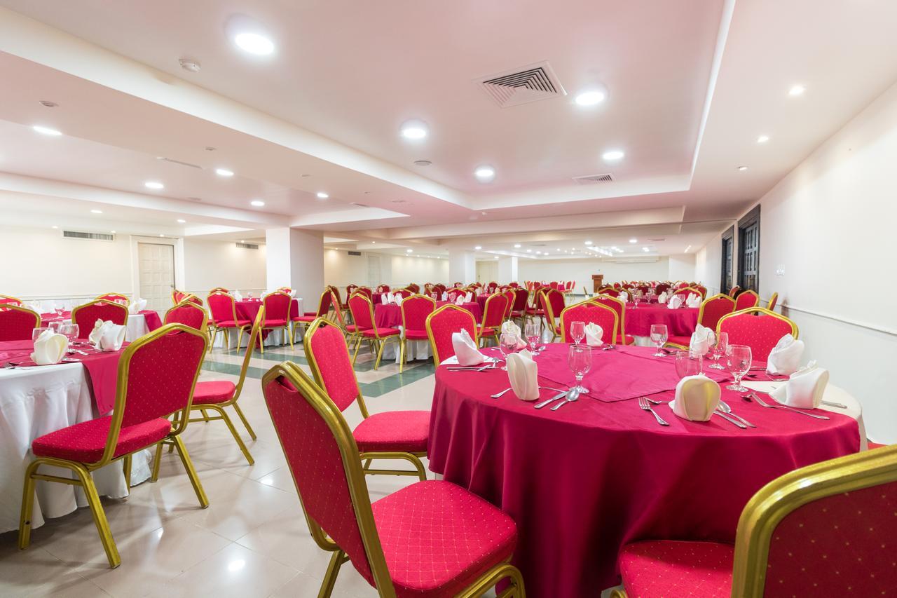 Hotel Faranda Express Soloy And Casino, A Member Of Radisson Individuals Panama City Ngoại thất bức ảnh
